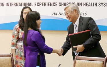 Cuộc họp về chia sẻ kinh nghiệm quốc tế về phát triển hệ thống y tế